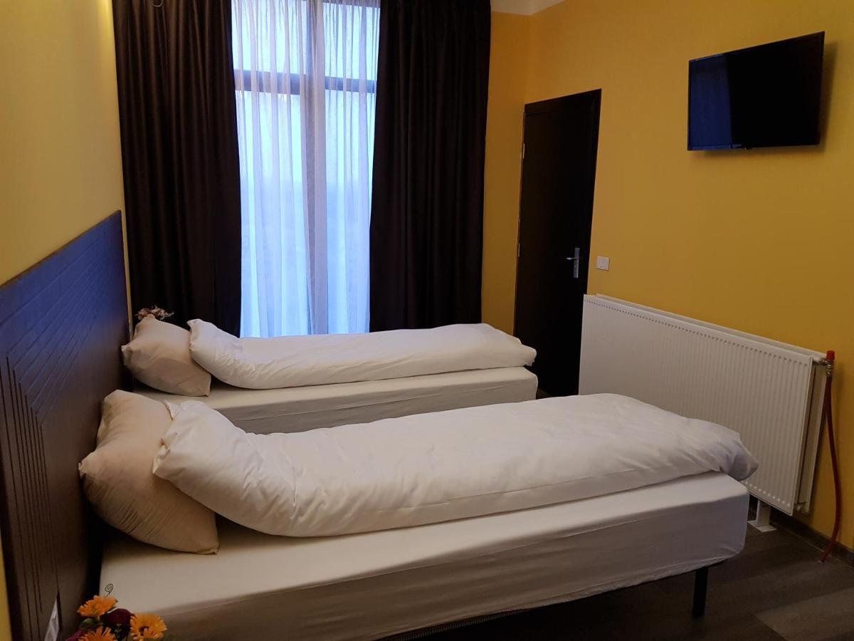 Hotel Restaurant La Passione Tecuci Zewnętrze zdjęcie